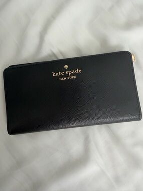 kate spade Black Saffiano Leather Zip Card Holder with Gold Logo